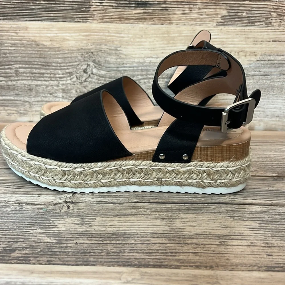 CUSHIONAIRE Women's Espadrille Platform Open Toe Sandal in Black New! C6